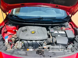 Hyundai Elantra 2018 Red