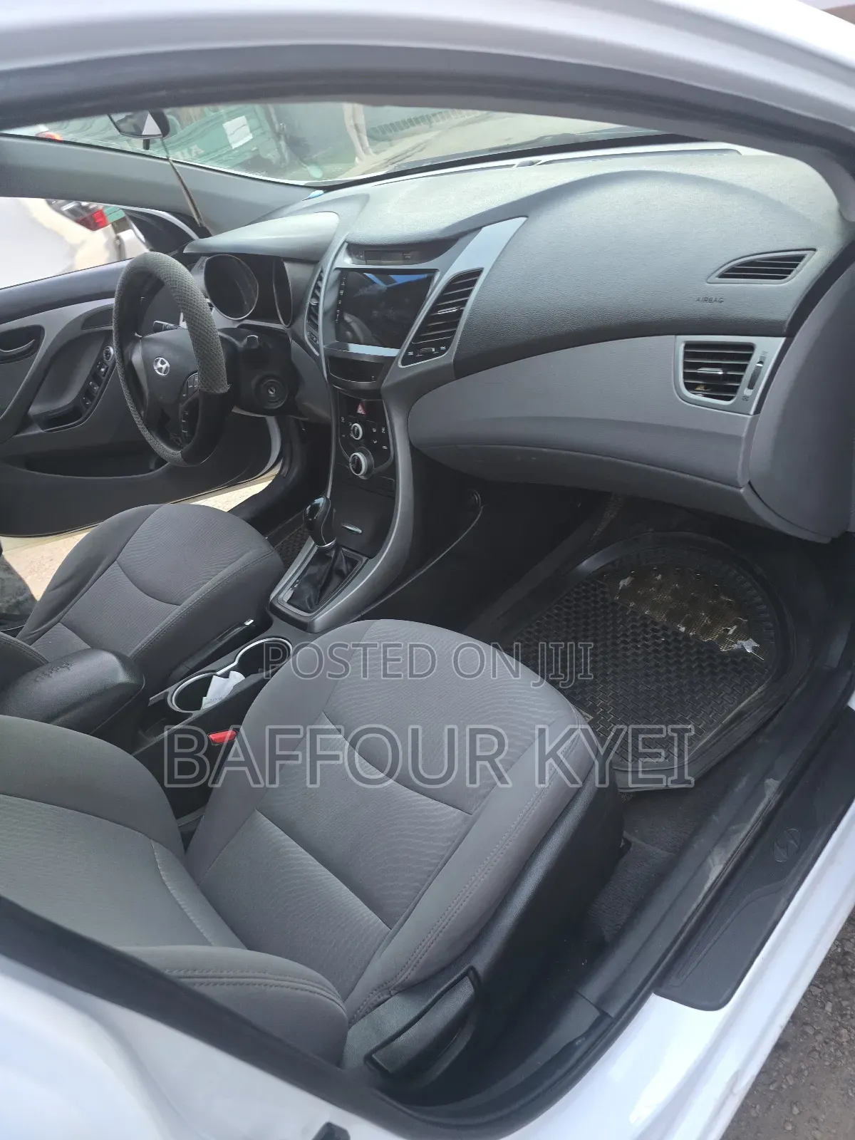 Hyundai Elantra Limited Sedan FWD (1.8L 4cyl 6A) 2016 White