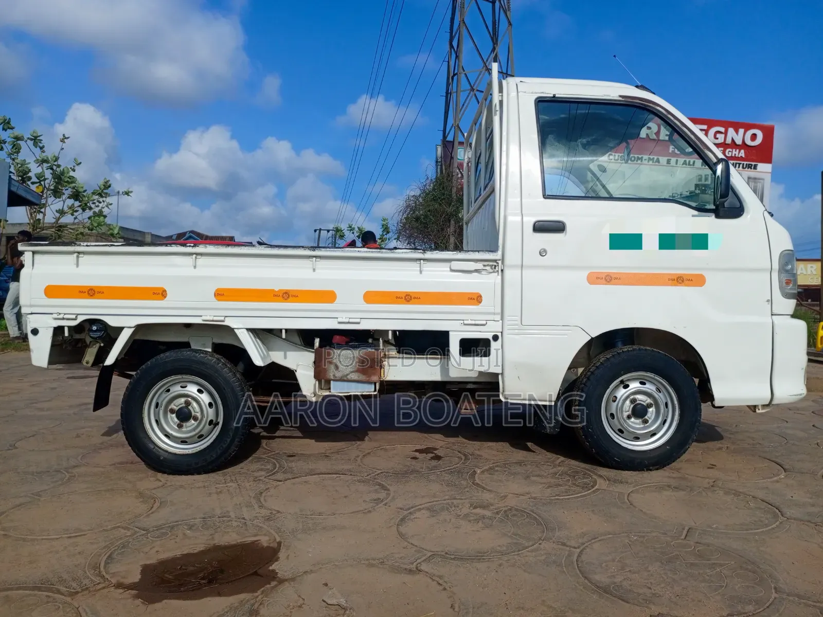Daihatsu Hijet 4x4 (Abossey Okai Macho)
