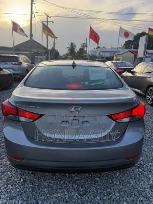 Hyundai Elantra Limited 4dr Sedan (1.8L 4cyl 6A) 2014 Silver