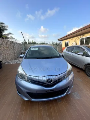 Toyota Vitz 2015 Blue