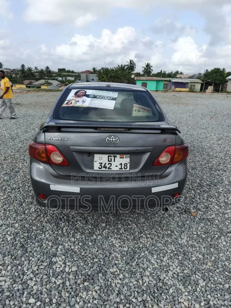 Toyota Corolla 2010 Gray