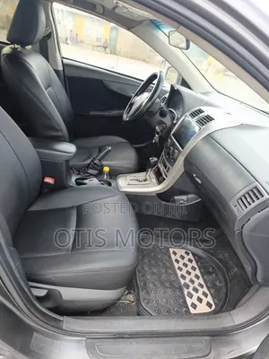 Toyota Corolla 2010 Gray