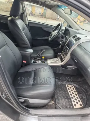 Toyota Corolla 2010 Gray