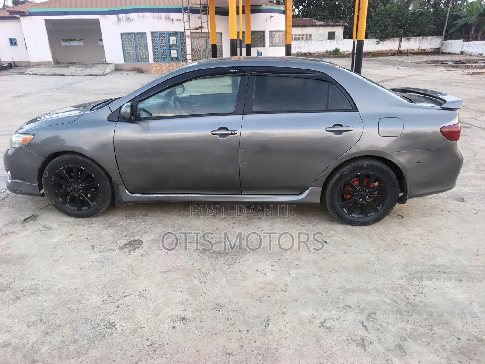 Toyota Corolla 2010 Gray