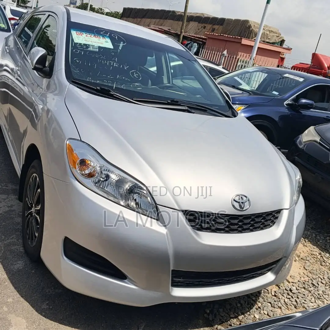 Toyota Matrix 2010 Silver