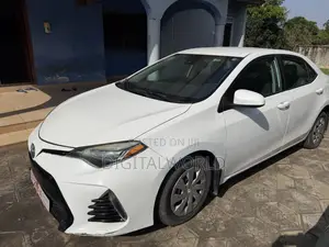 Toyota Corolla LE Eco (1.8L 4cyl 2A) 2018 White