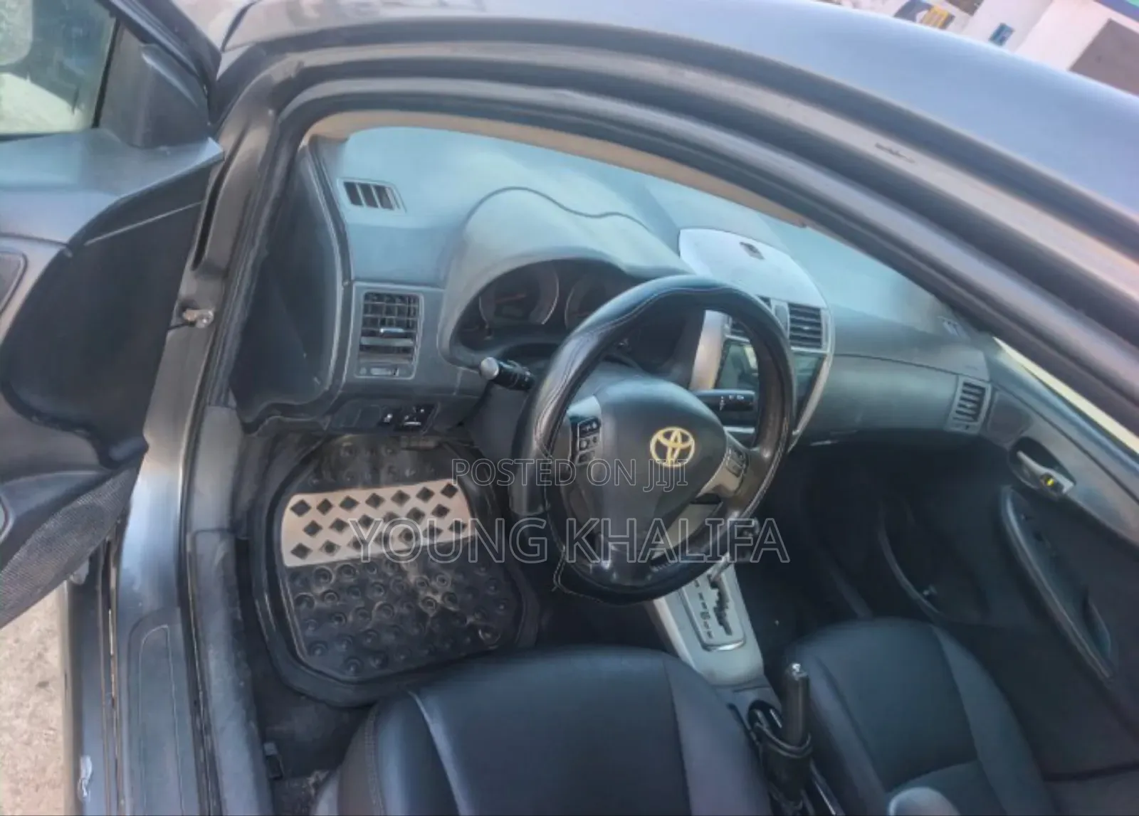 Toyota Corolla 2010 Gray