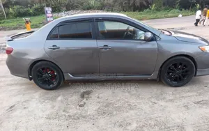 Toyota Corolla 2010 Gray