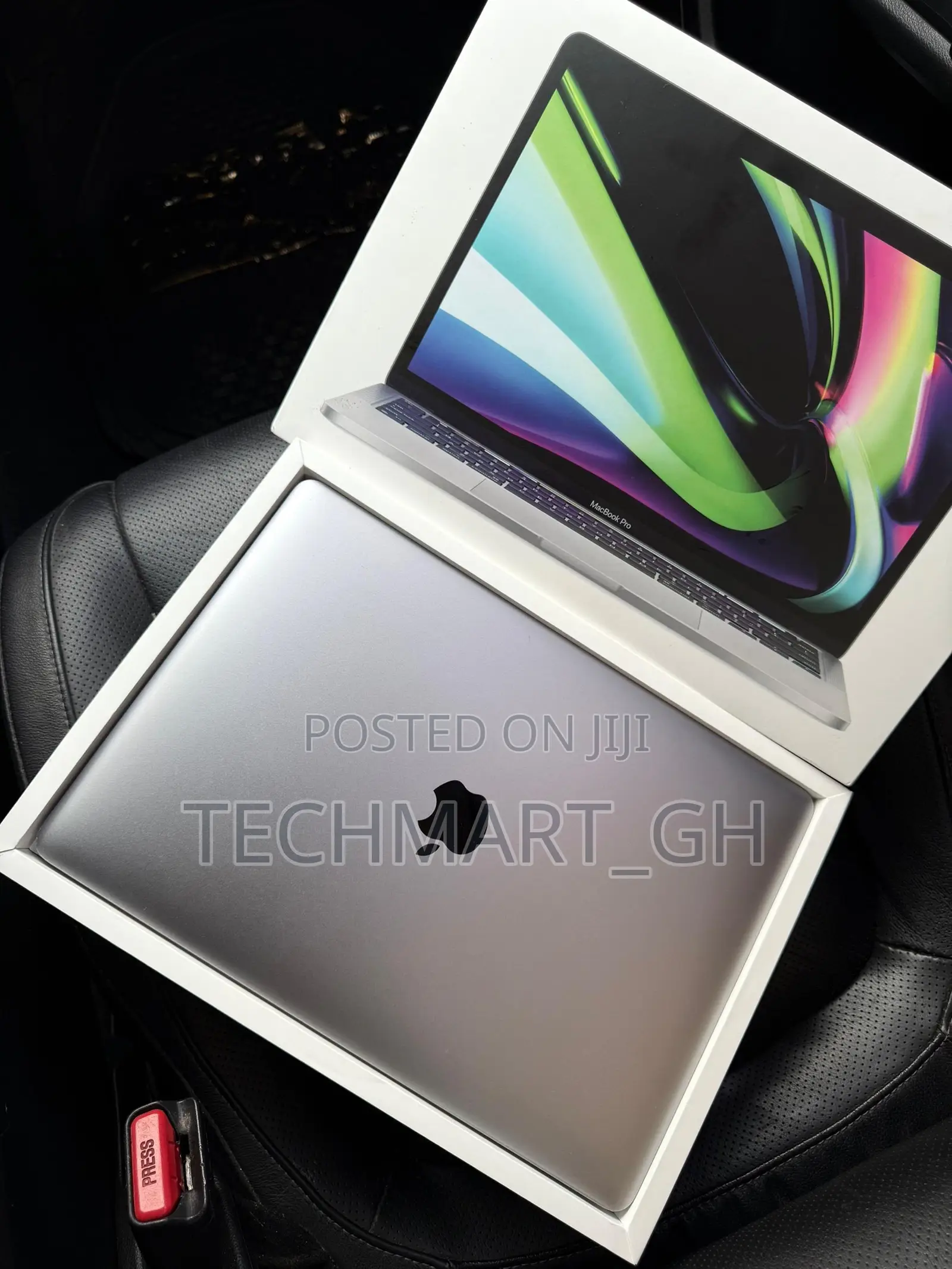 Laptop Apple MacBook Pro 2022 M2 8GB Apple M2 SSD 256GB