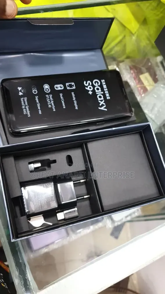 New Samsung Galaxy S9 Plus 64 GB Black
