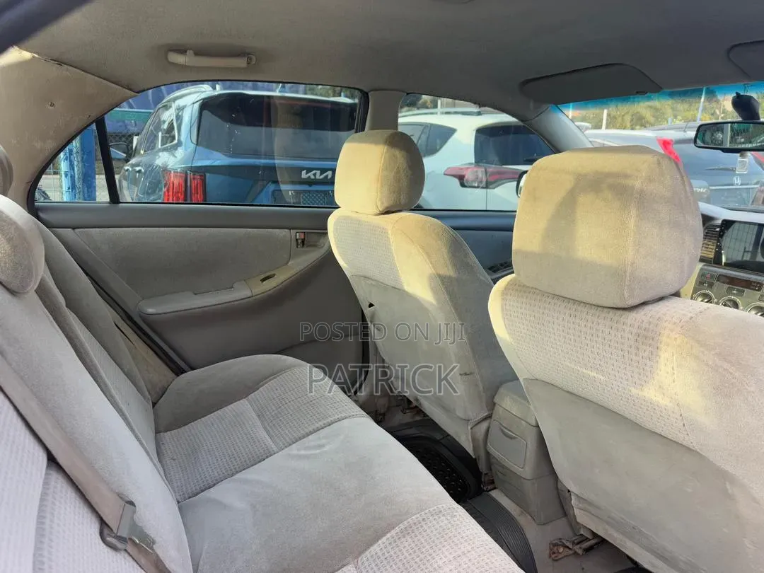 Toyota Corolla LE 2005 Gray