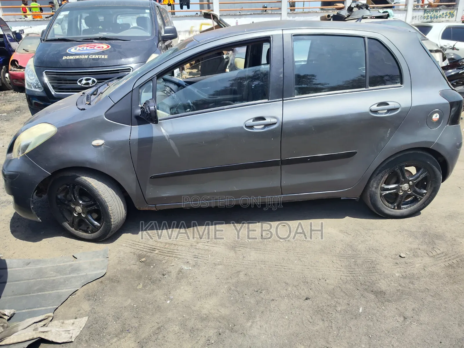 Toyota Yaris Base Hatchback 3dr 2010 Green