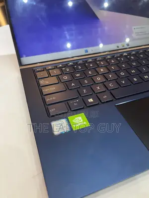 Laptop Asus Zenbook 14 8GB Intel Core i5 SSD 512GB