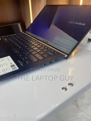 Laptop Asus Zenbook 14 8GB Intel Core i5 SSD 512GB
