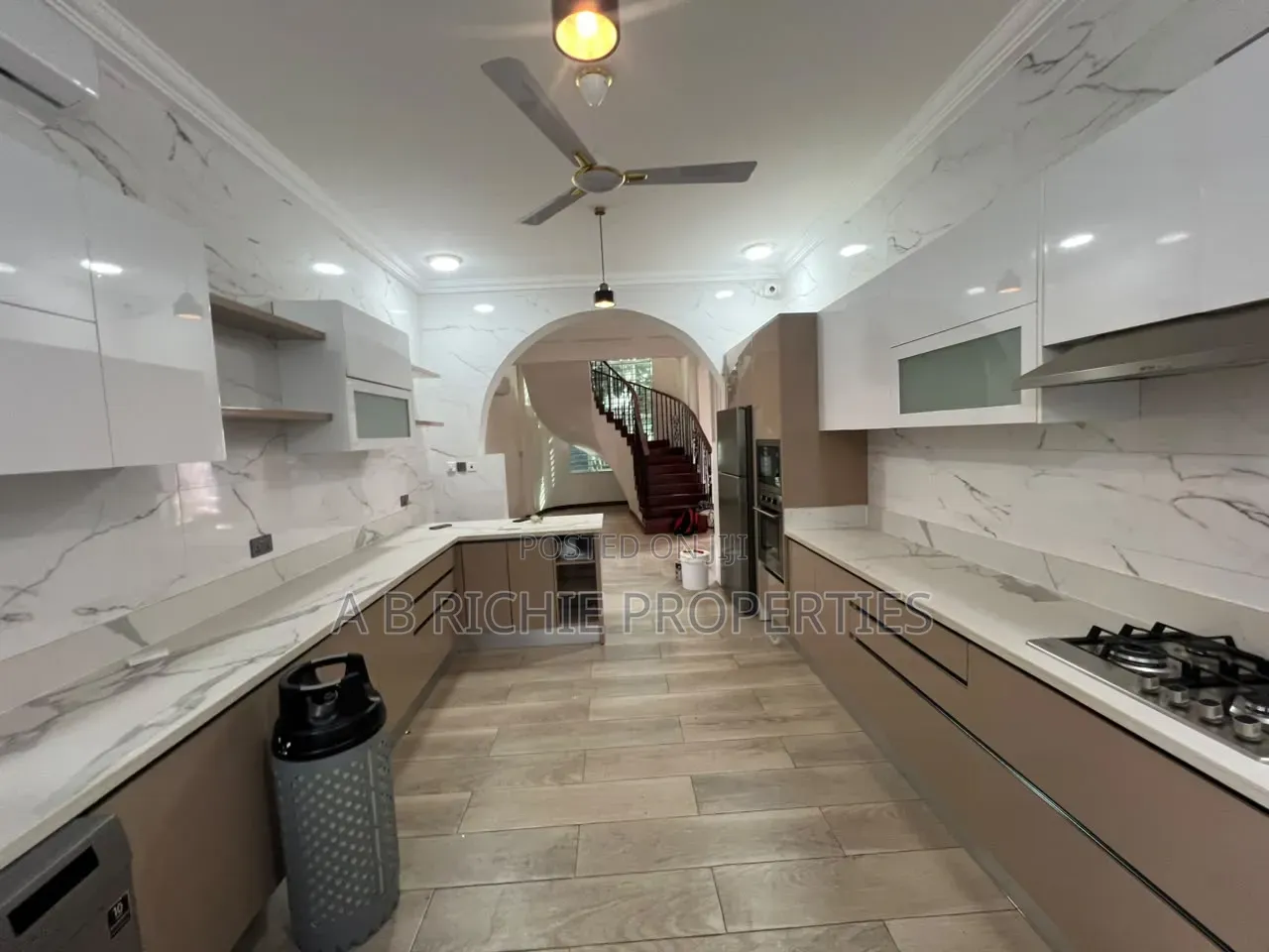 6bdrm Mansion in Ab Richie Properties, Tseaddo for rent