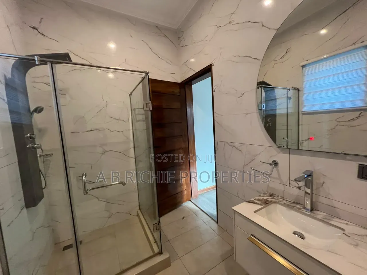 6bdrm Mansion in Ab Richie Properties, Tseaddo for rent