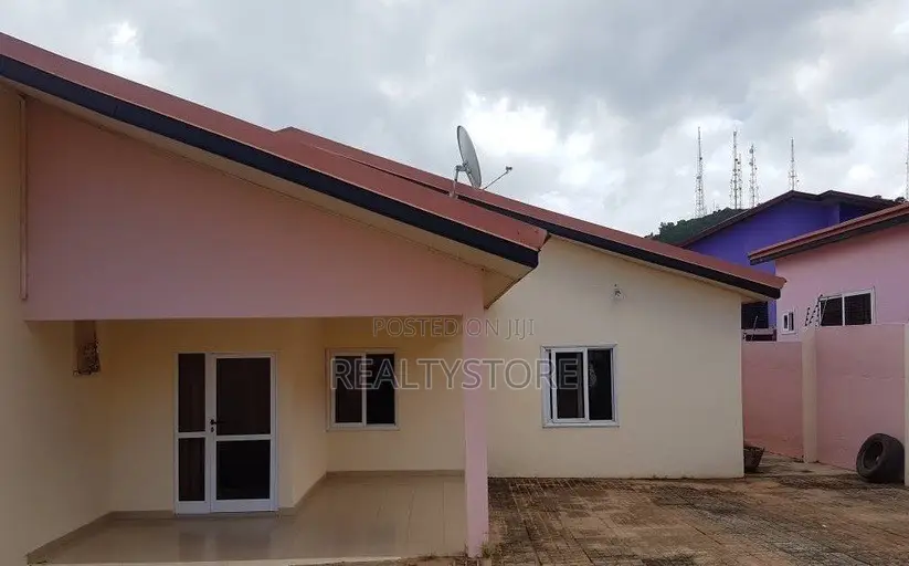3bdrm House in Kasoa Tollbooth, Accra Metropolitan for sale