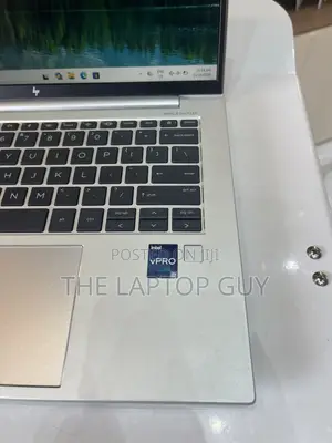 Laptop HP EliteBook 840 G9 8GB Intel Core i7 SSD 256GB