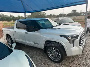 Toyota Tundra 1794 Edition CrewMax 5.5' Bed 2023 White