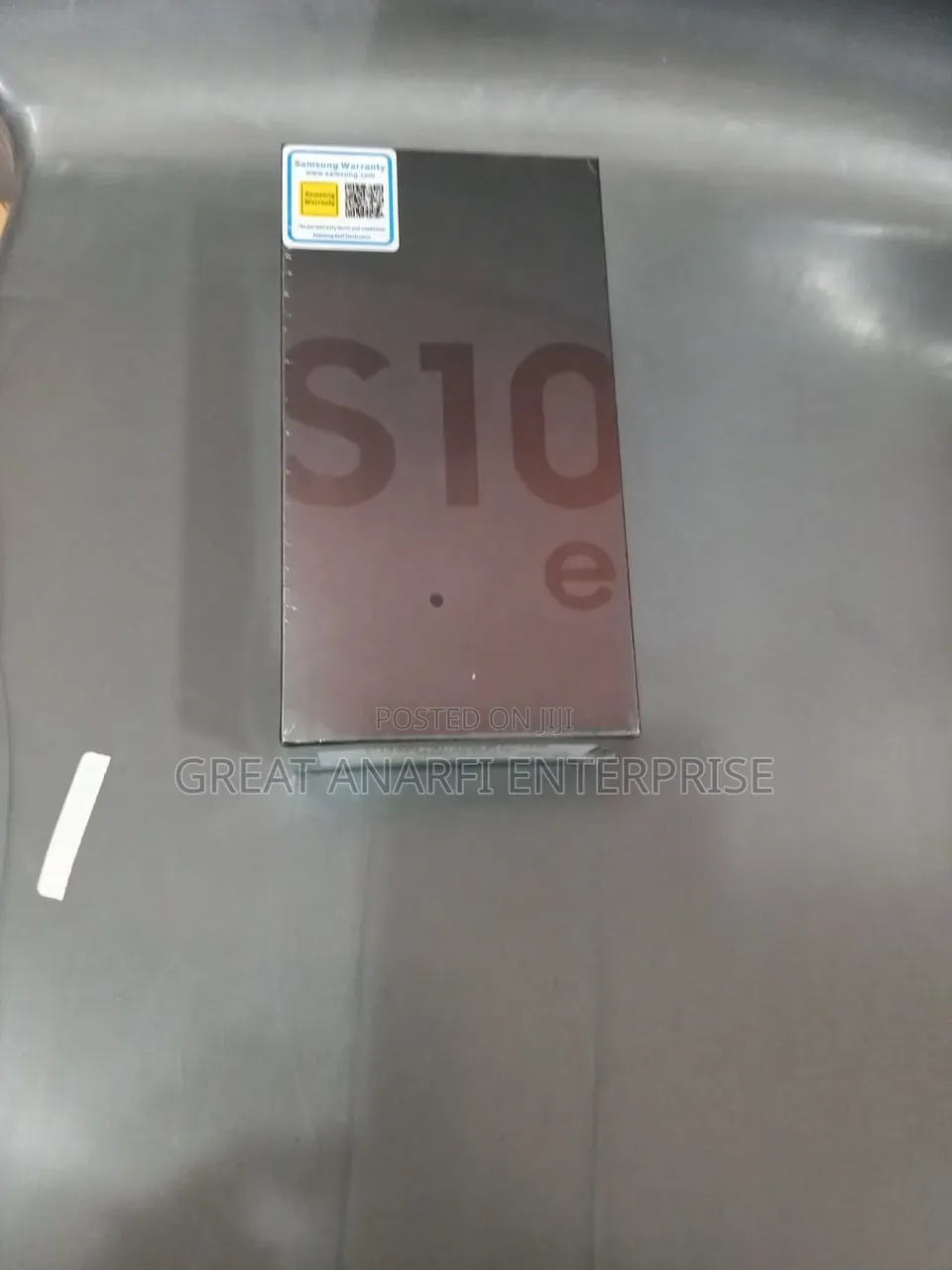 New Samsung Galaxy S10e 128 GB Black
