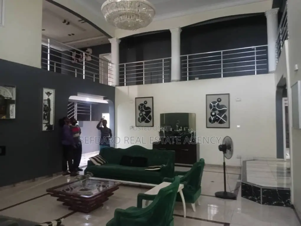 5bdrm House in Nsawam Adoagyiri Municipal for sale