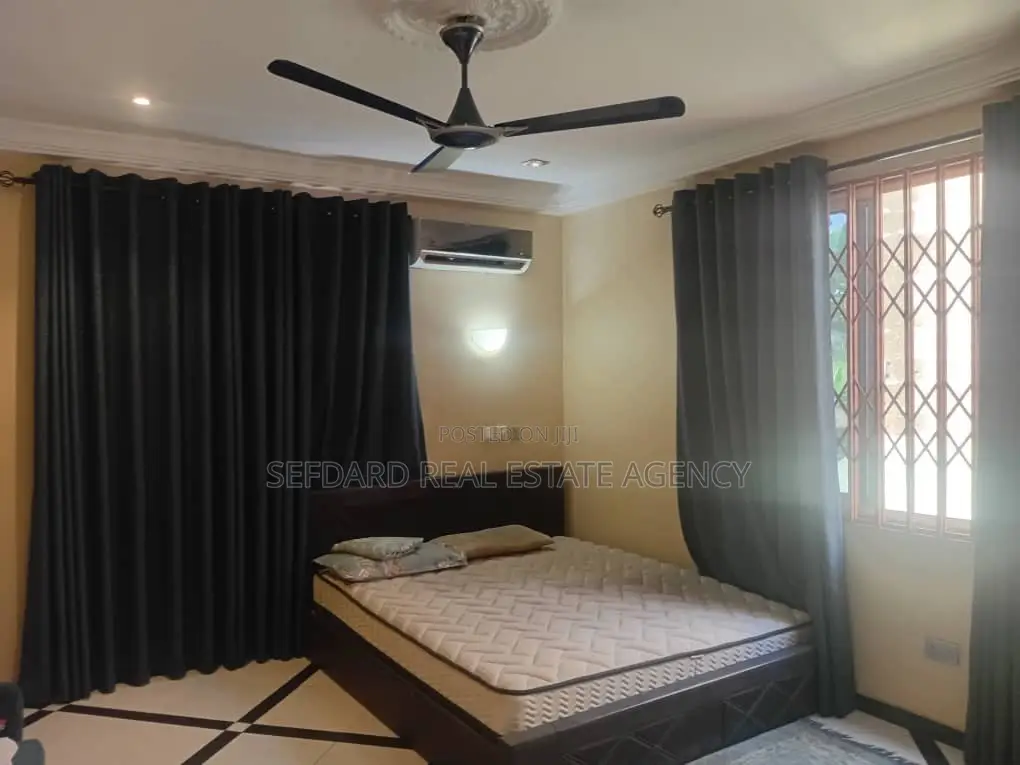 5bdrm House in Nsawam Adoagyiri Municipal for sale