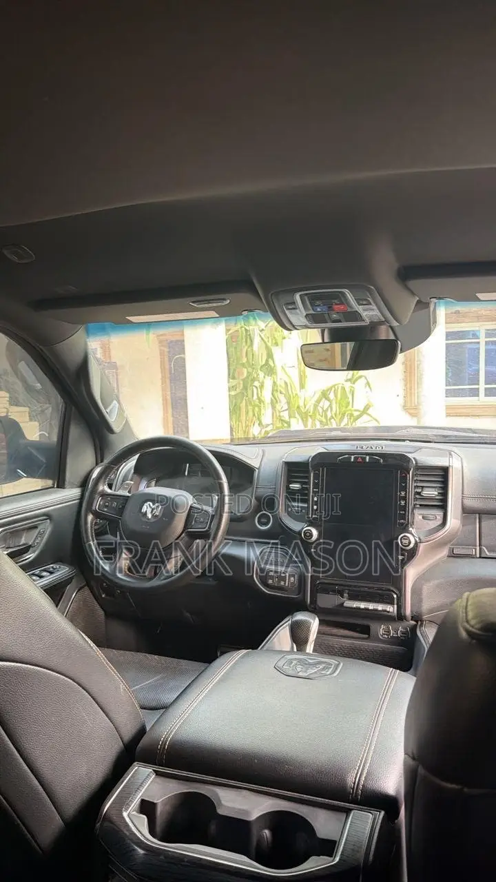 RAM 1500 Limited Crew Cab 4WD 5.6 ft SB 2023 Burgundy