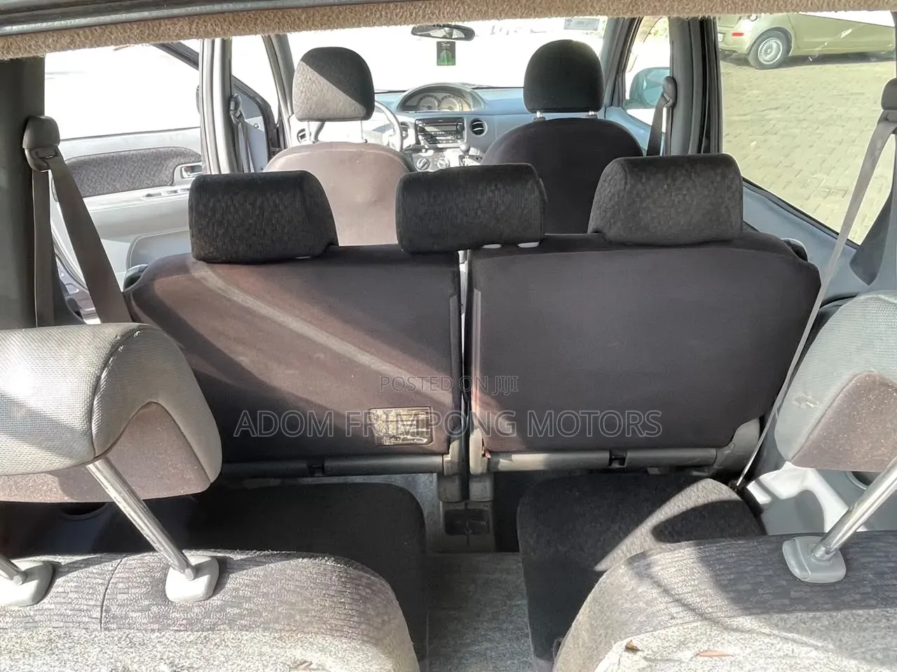 Toyota Sienta 2014