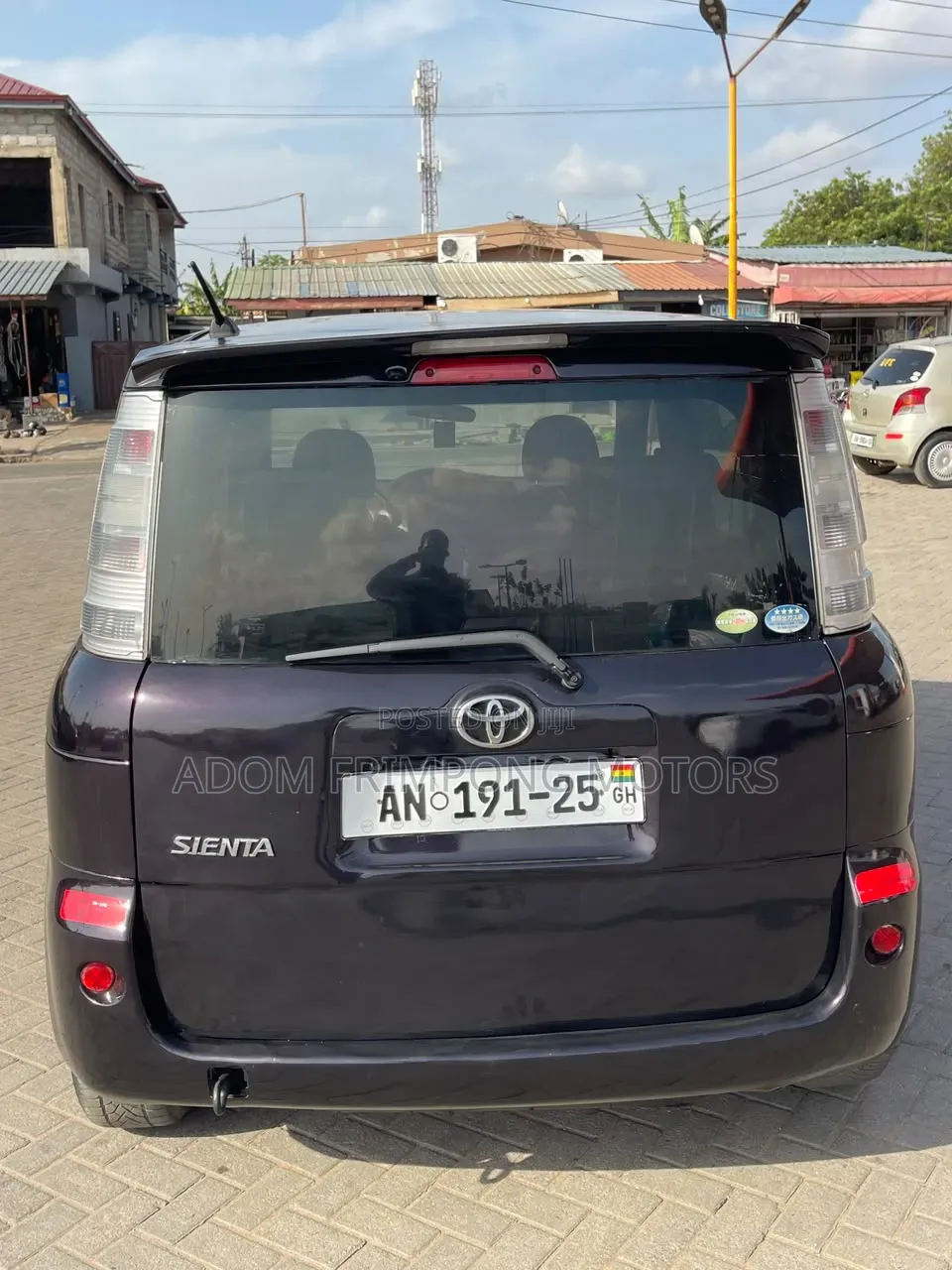 Toyota Sienta 2014