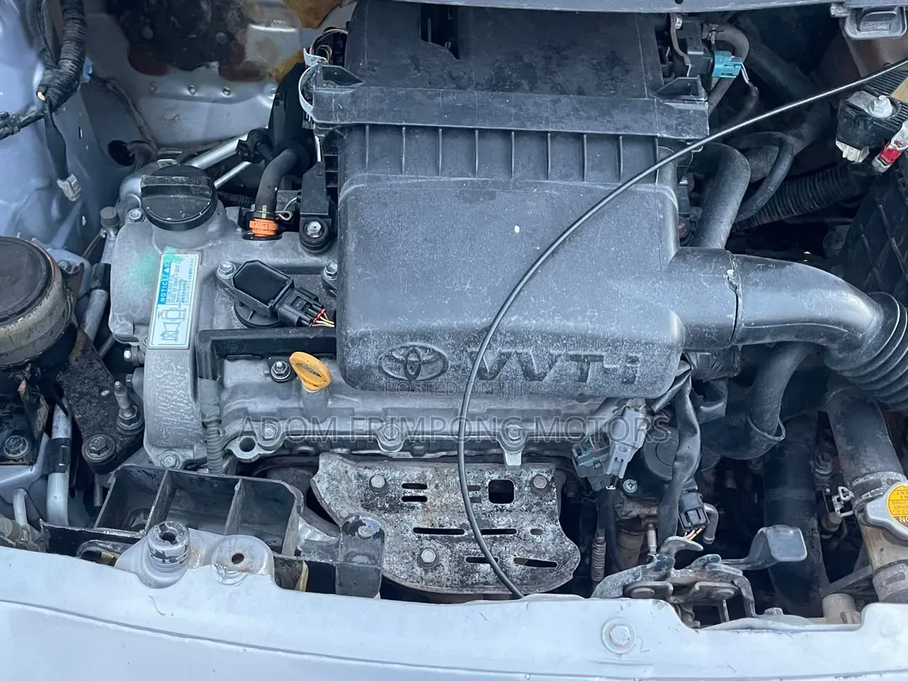 Toyota Vitz 2010 Silver