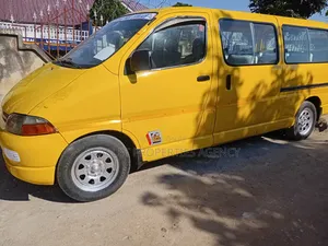 Toyota HiAce 2013 Yellow
