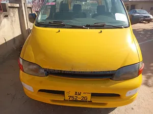 Toyota HiAce 2013 Yellow
