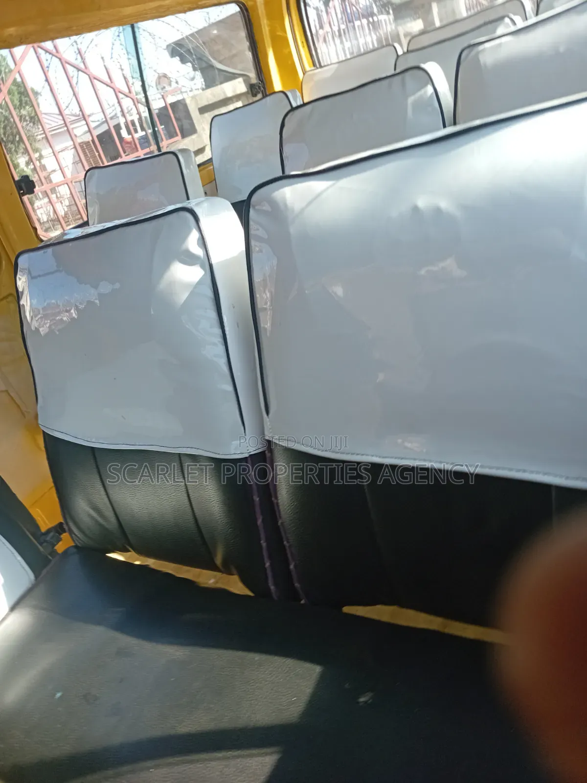 Toyota HiAce 2013 Yellow