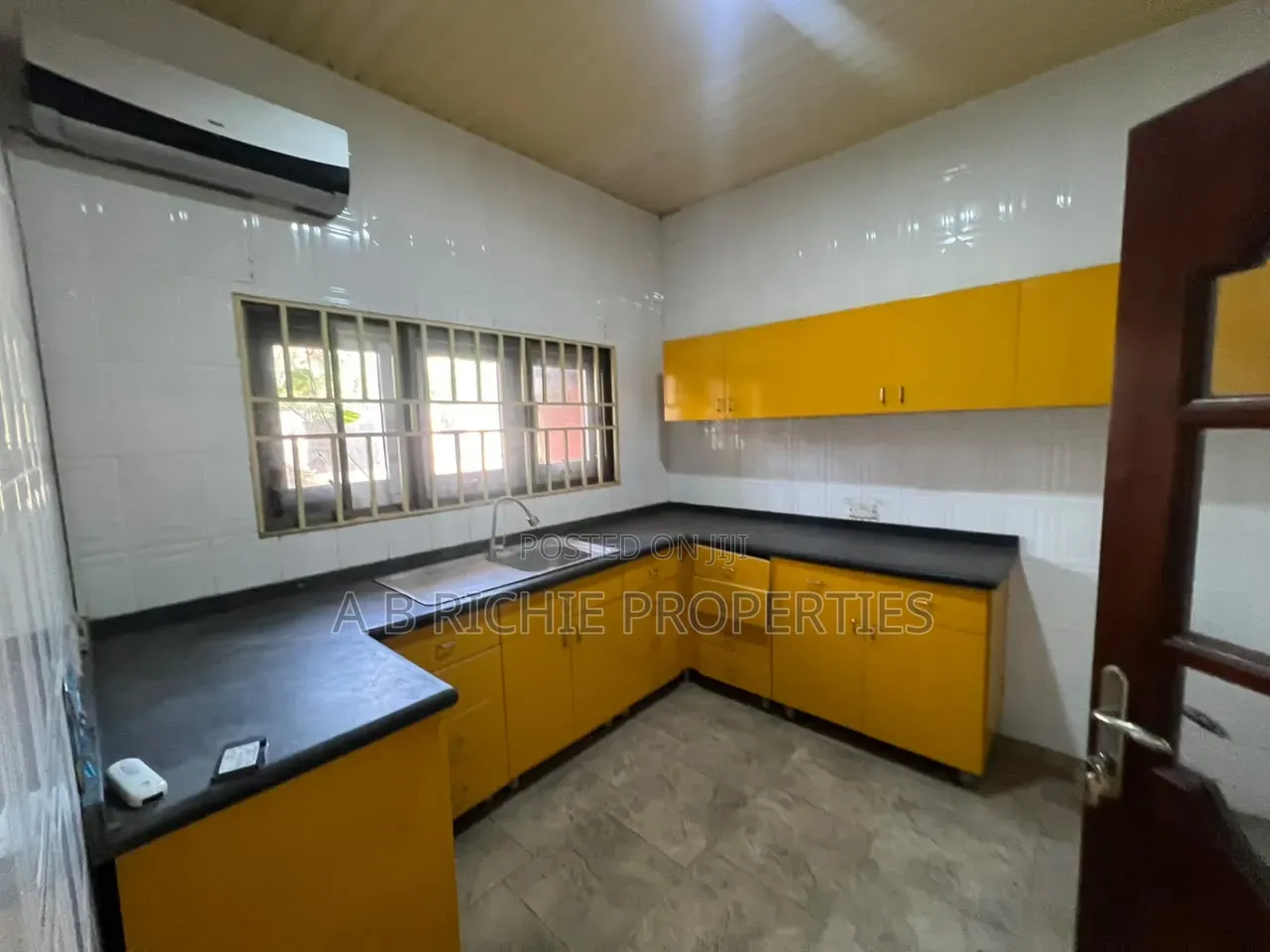 3bdrm Bungalow in Ab Richie Properties, Dzorwulu for rent