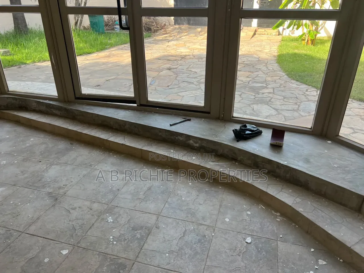 3bdrm Bungalow in Ab Richie Properties, Dzorwulu for rent