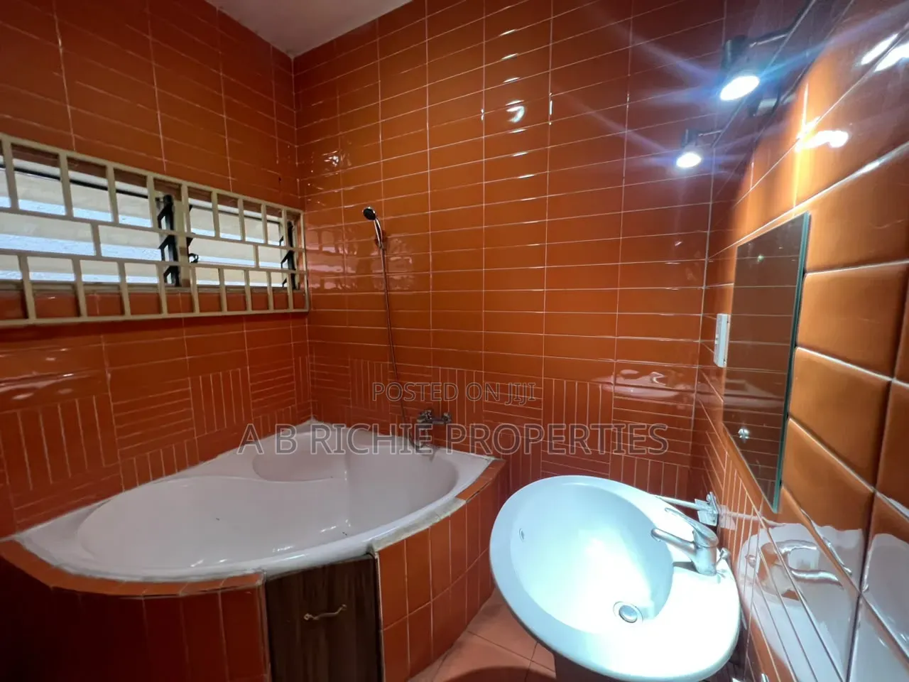 3bdrm Bungalow in Ab Richie Properties, Dzorwulu for rent