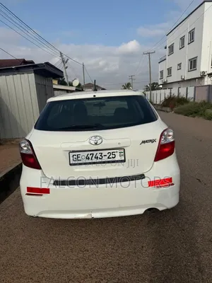 Toyota Matrix L Hatchback FWD (1.8L 4cyl) 2014 White