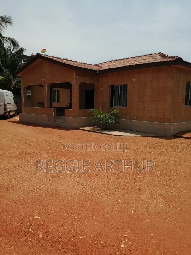 3bdrm House in Nungua Coco Beach, Accra Metropolitan for sale