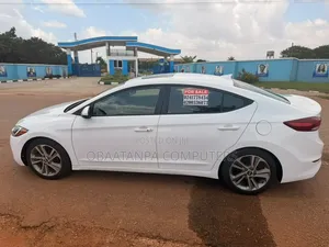 Hyundai Elantra Value Edition Sedan FWD (2.0L 4cyl 6A) 2017 White