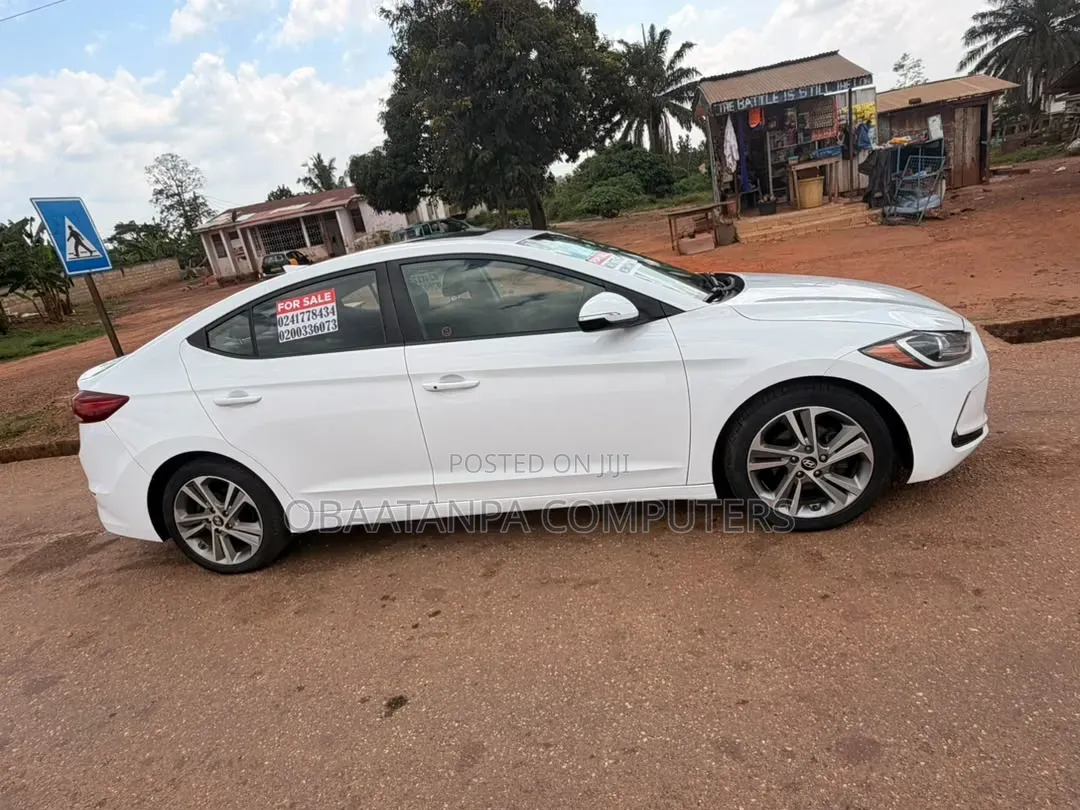 Hyundai Elantra Value Edition Sedan FWD (2.0L 4cyl 6A) 2017 White