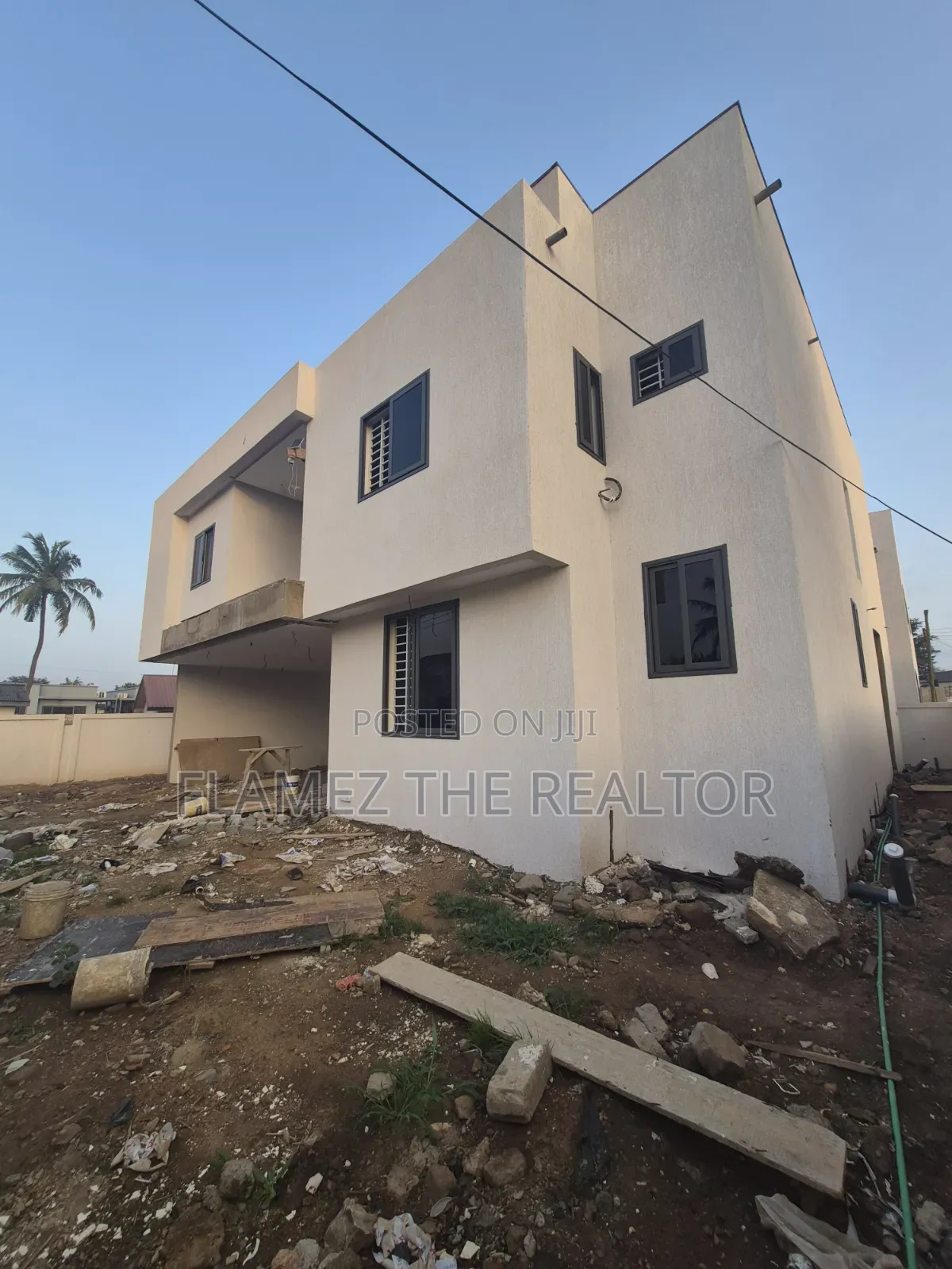 4bdrm Duplex in Cfc Estate, The Mall for sale