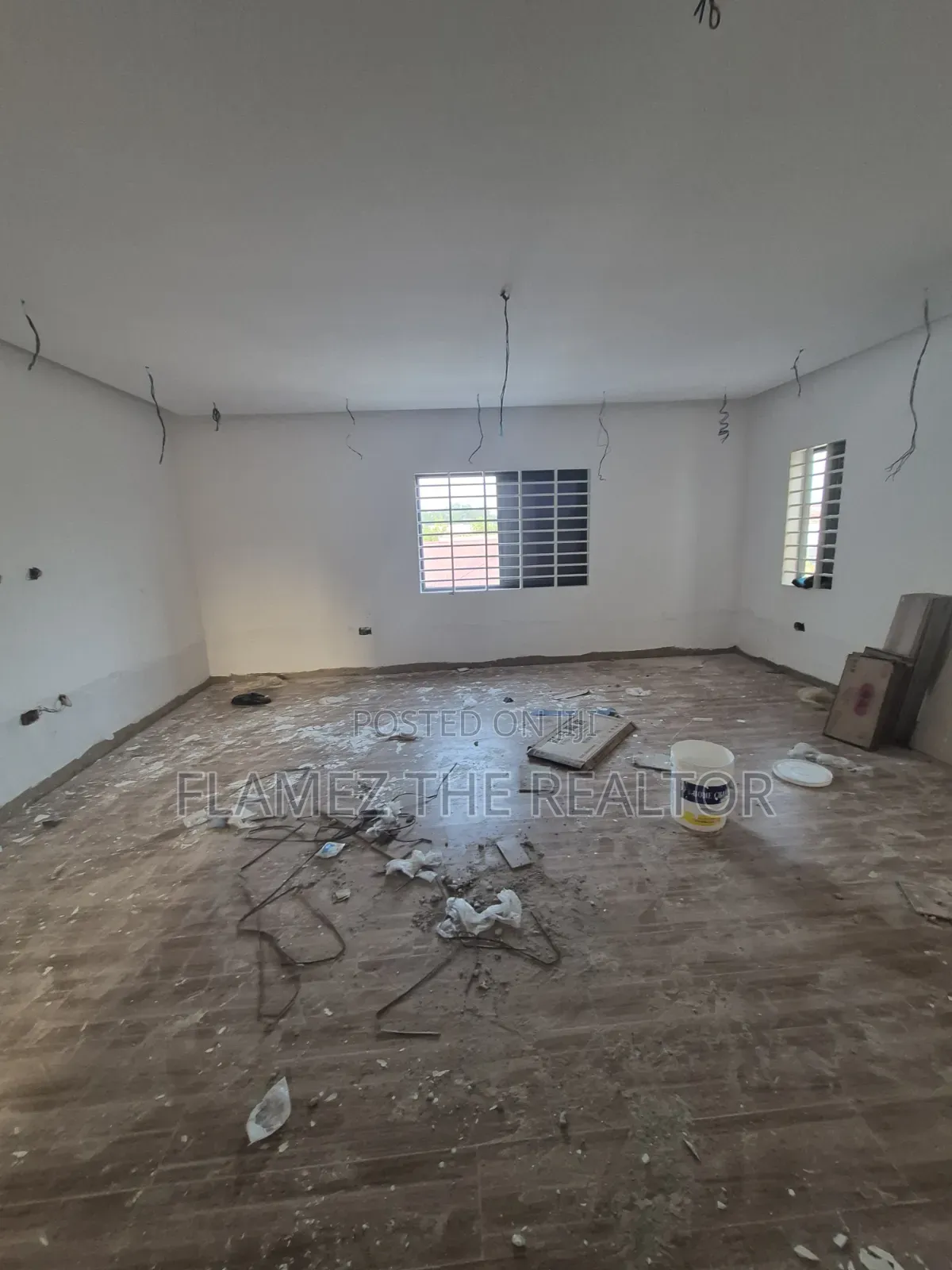 4bdrm Duplex in Cfc Estate, The Mall for sale