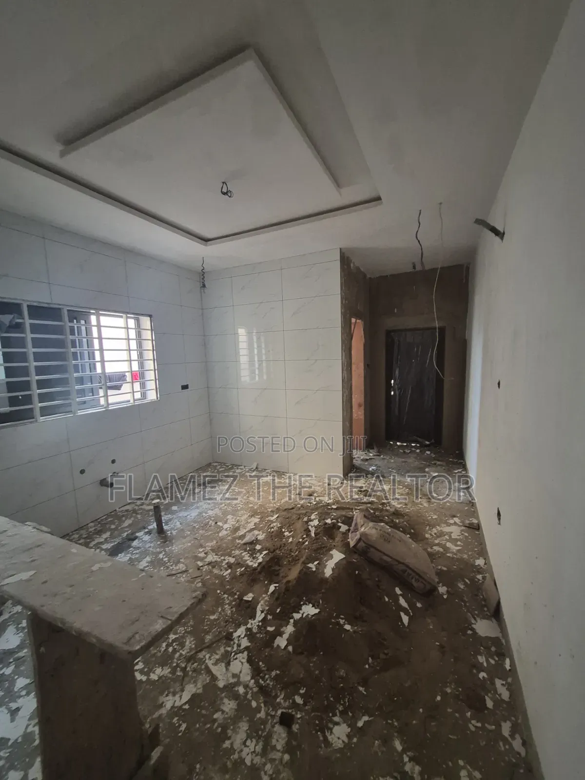 4bdrm Duplex in Cfc Estate, The Mall for sale