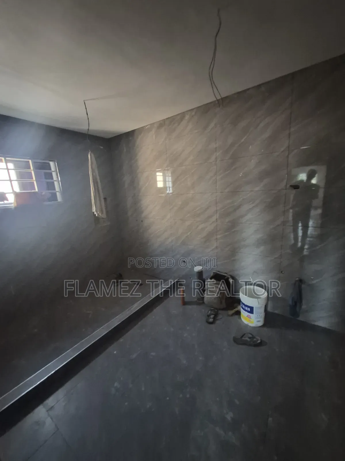 4bdrm Duplex in Cfc Estate, The Mall for sale