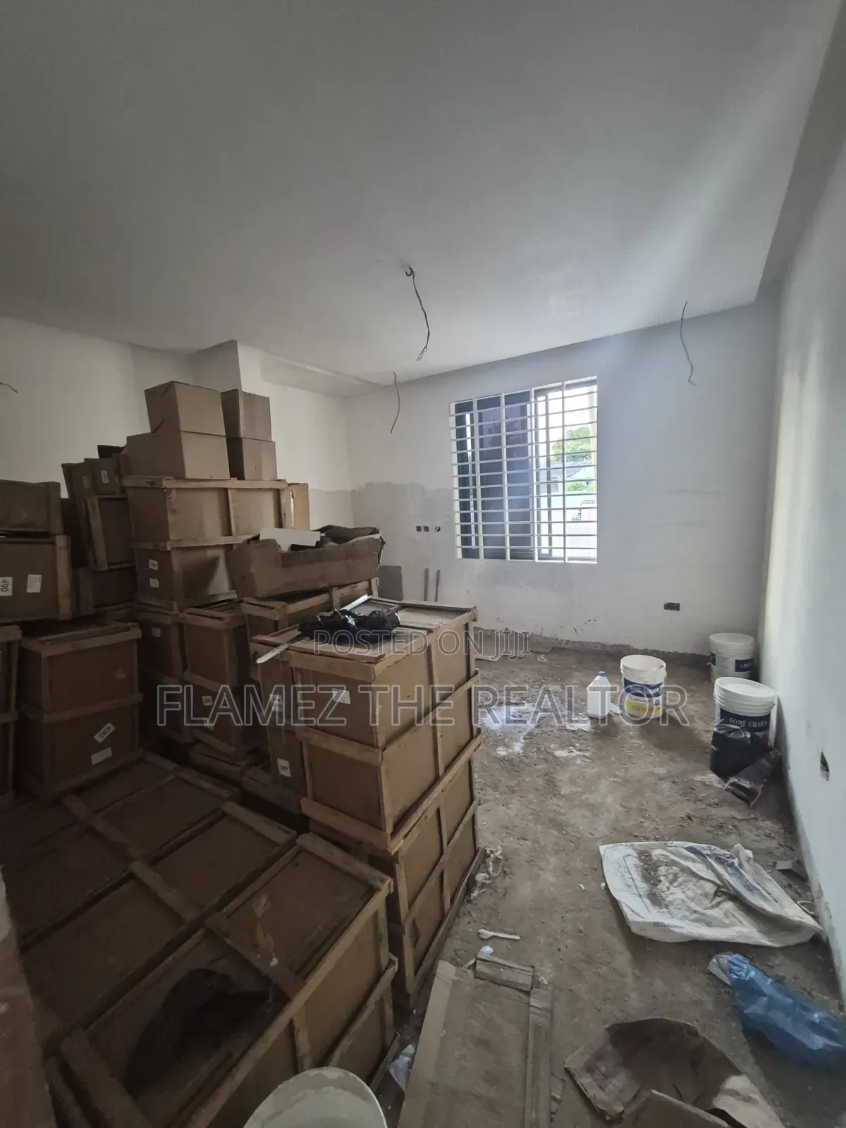 4bdrm Duplex in Cfc Estate, The Mall for sale