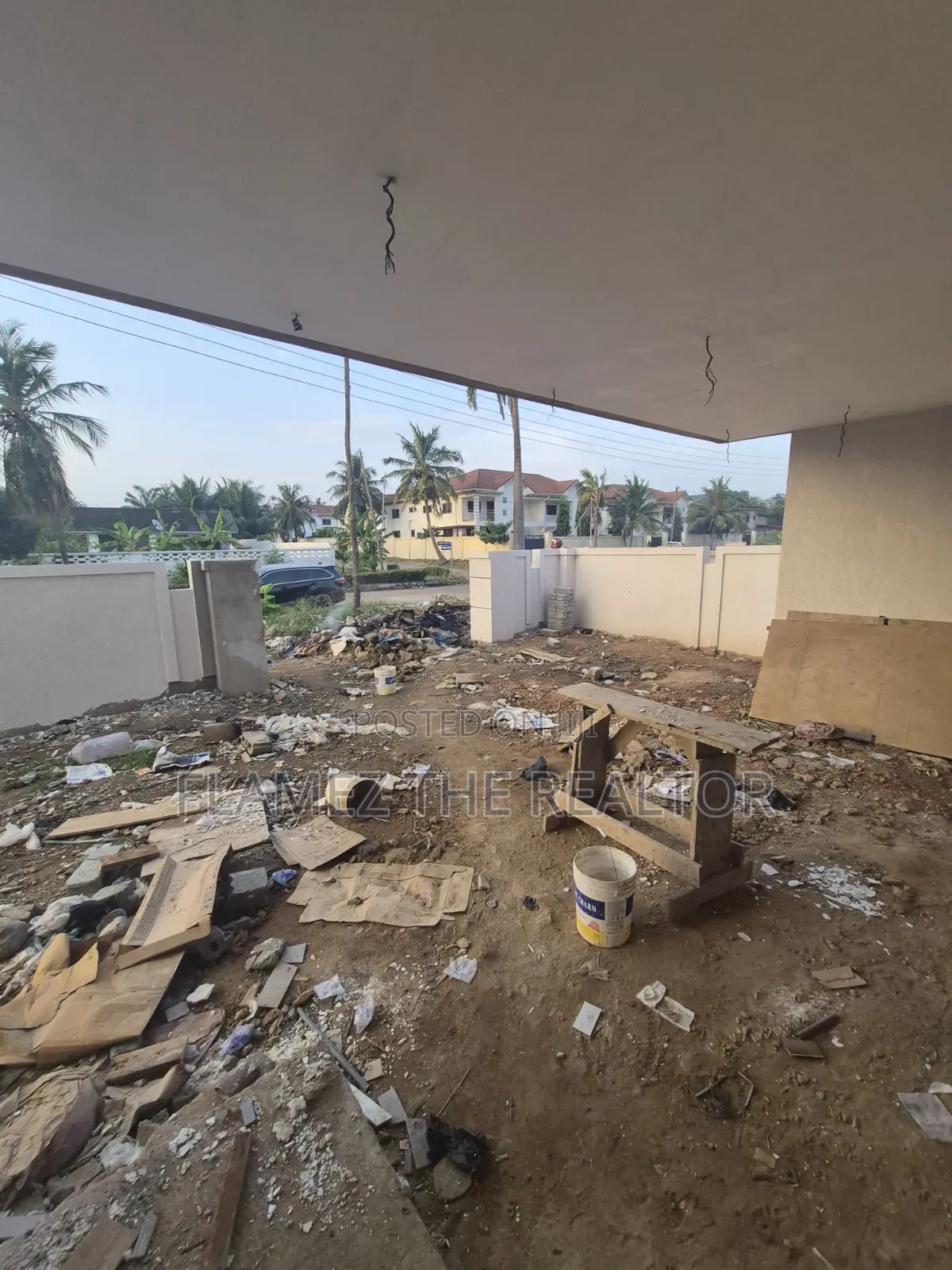 4bdrm Duplex in Cfc Estate, The Mall for sale
