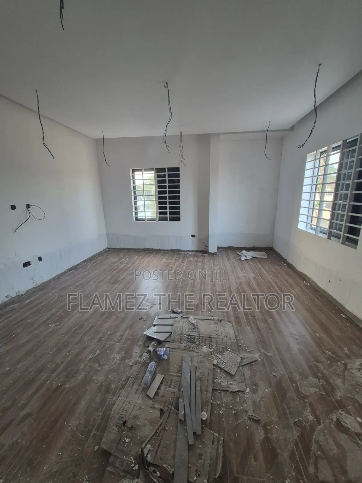 4bdrm Duplex in Cfc Estate, The Mall for sale