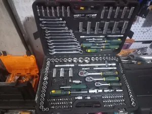 220pcs 1/4,3/8&1/2 Drive Socket Set