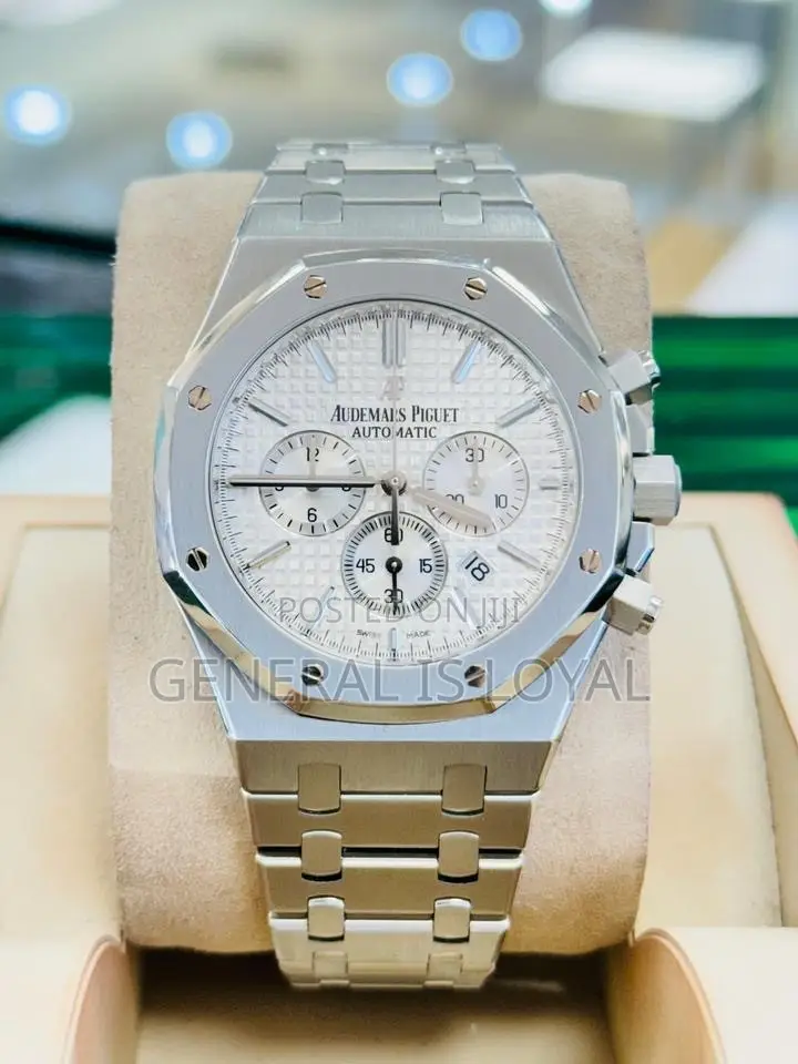 Audemars Piguet Royal Oak Chronograph. Stainless Steel Octagonal Bezel